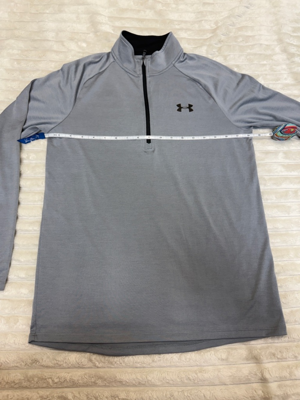 Under Armour: Men's Light Gray Light Weight 1/2 Zip Performance Pullover, Size S - Picture 4 of 8